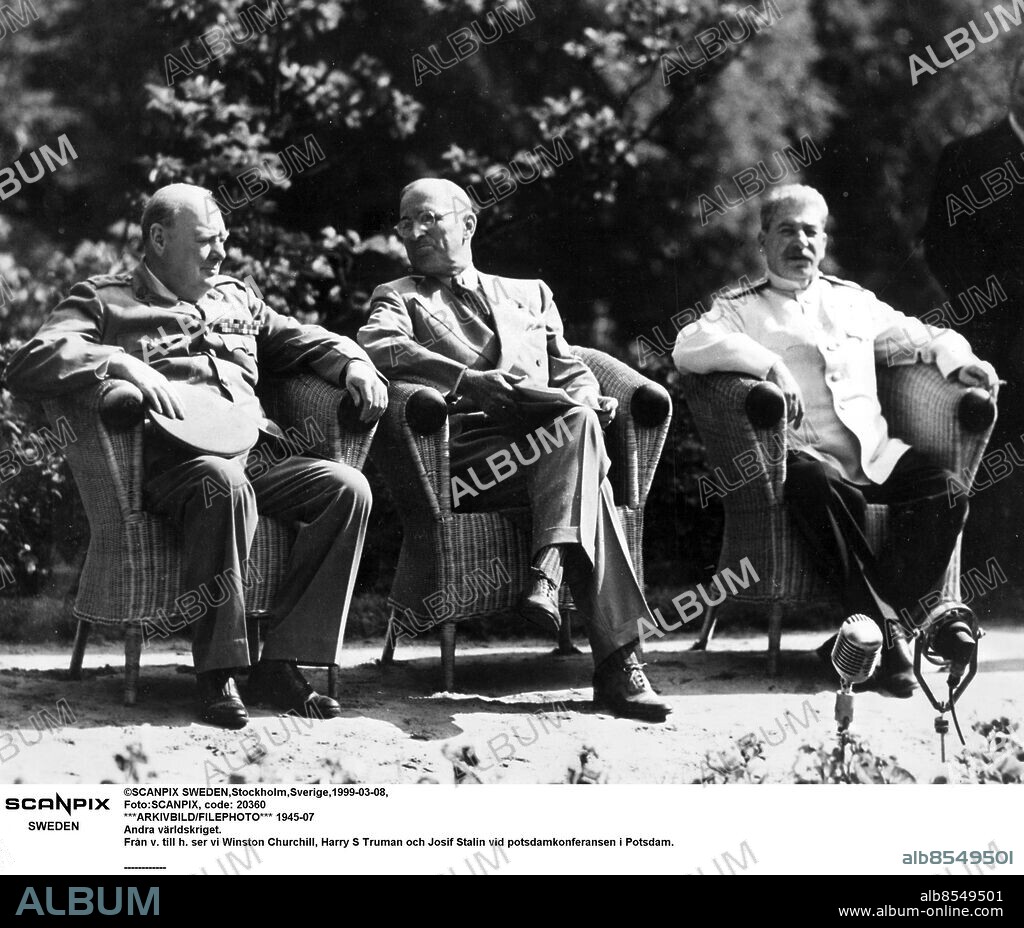 TYSKLAND POTSDAM 1945-07.. Foto:SCANPIX, code: 20360. ***ARKIVBILD/FILEPHOTO*** 1945-07. Andra världskriget.. Från v. till h. ser vi Winston Churchill, Harry S Truman och Josif Stalin vid potsdamkonferansen i Potsdam. ------------.