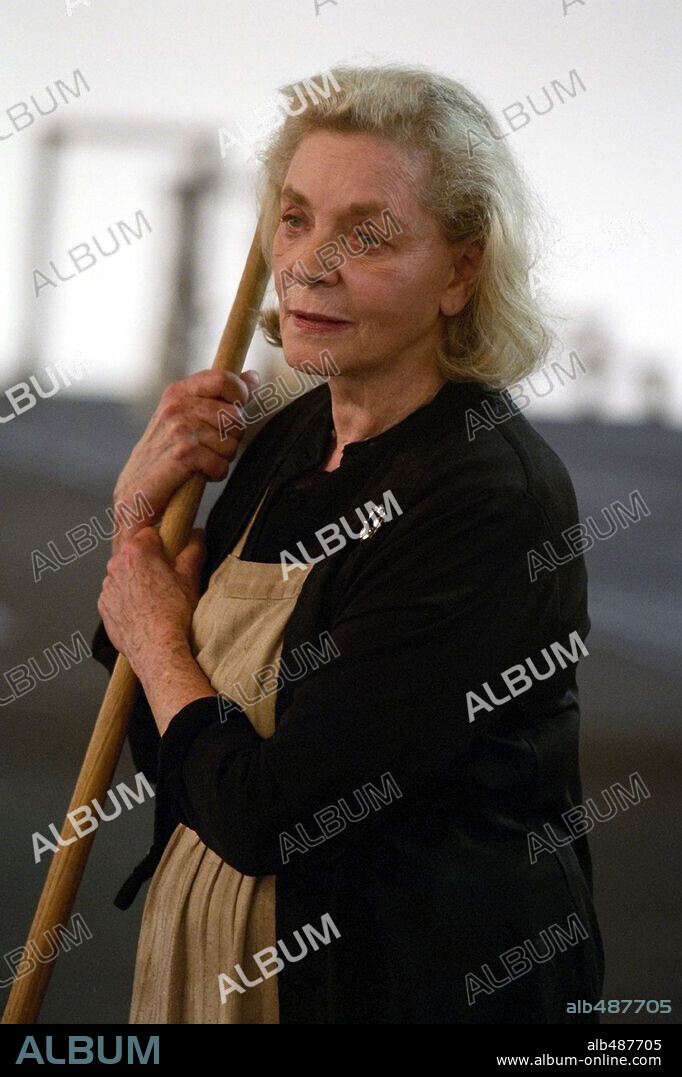 LAUREN BACALL in DOGVILLE, 2003, directed by LARS VON TRIER. Copyright FILMMEK.