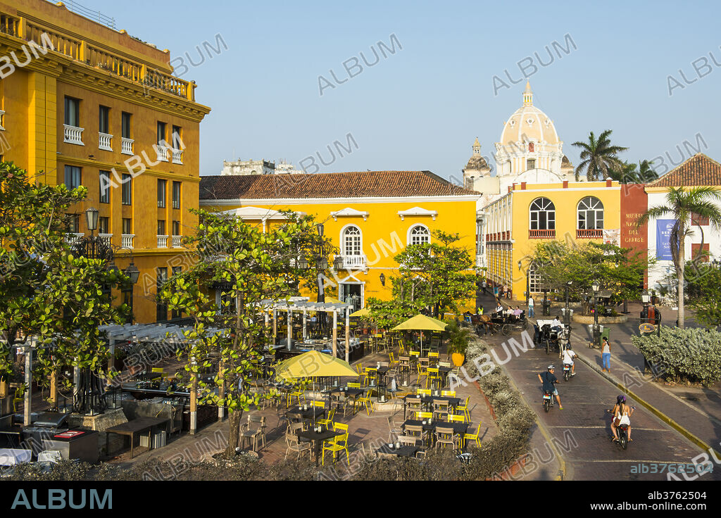 Colonial architecture on Plaza Santa Teresa, in the UNESCO World Heritage Site area, Cartagena, Colombia, South America.
