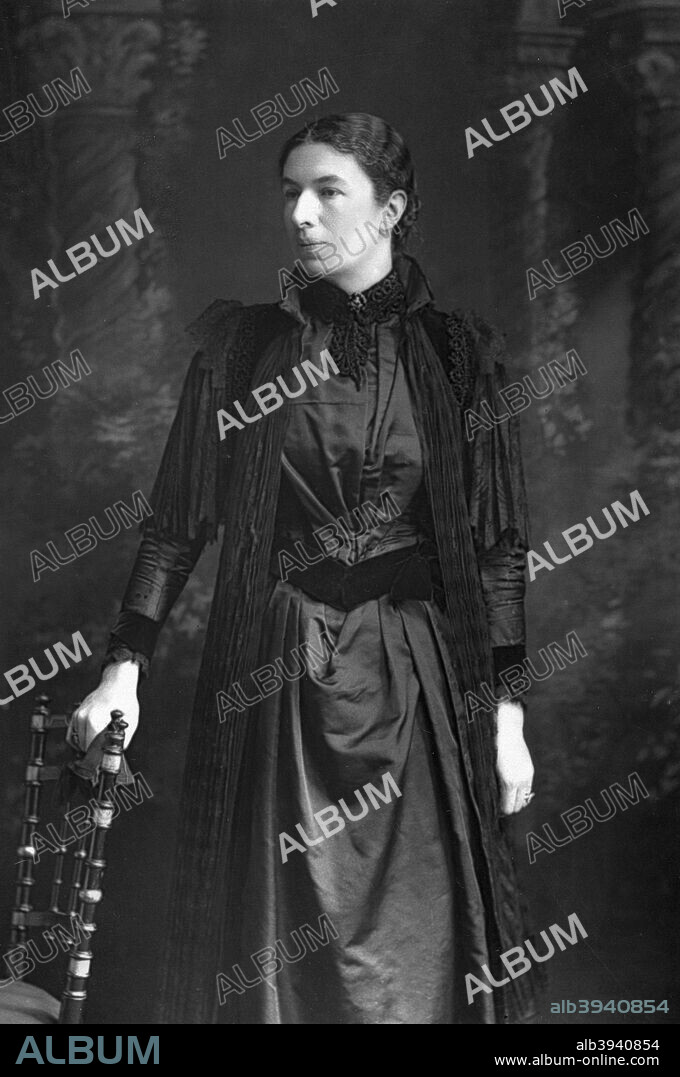 Mary Augusta Arnold (1851-1920), British novelist, 1890. Arnold wrote under her married name of Mrs Humphry Ward. From The Cabinet Portrait Gallery, first series, Cassell and Company Limited (London, Paris and Melbourne, 1890).
