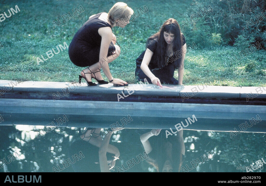 ISABELLE ADJANI y SHARON STONE en DIABÓLICAS, 1996 (DIABOLIQUE), dirigida por JEREMIAH S. CHECHIK. Copyright MORGAN CREEK.