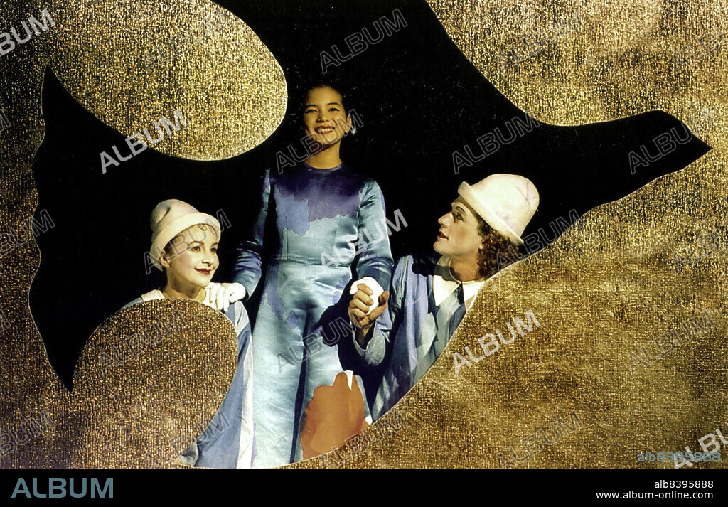 Kim Carpenter's Theatre of image. "Carnival of The Animals" Alicia Whillas (young girl) who plays the great and powerful artist, and the artist's helpers - Sue Wallace and Drayton Morley. March 16, 1944. (Photo by Sahlan Hayes/Fairfax Media).