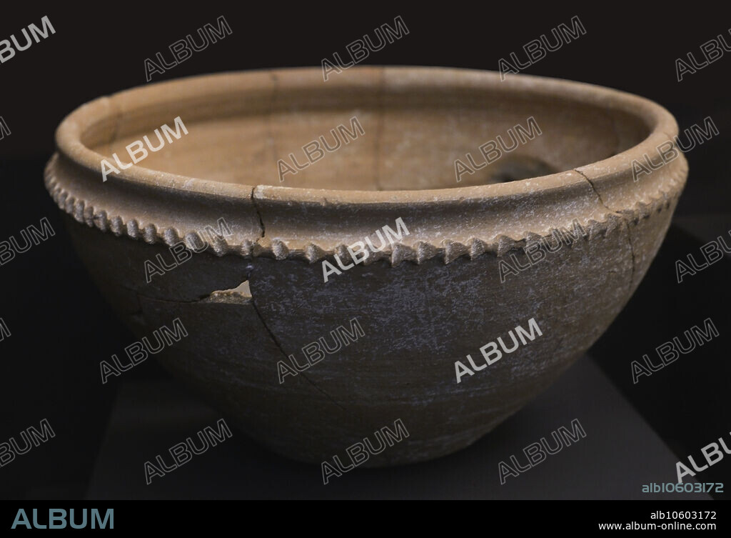 Cerámica visigoda. Cuenco. Siglo VII. Procedente de Illescas, provincia de Toledo. Museo de los Concilios y la Cultura Visigoda. Toledo. Castilla-La Mancha. España.