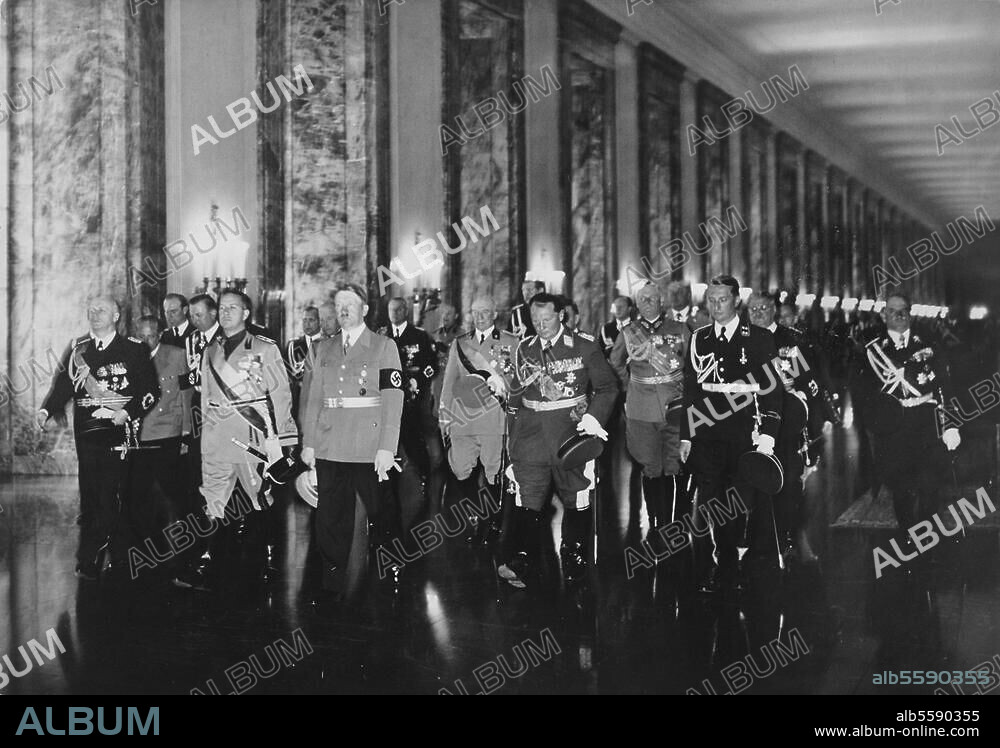 Berlin, 22 May 1939:. Signing of the "Pact of Steel" (Pact of Friendship and Alliance between Germany and Italy). - After the reception at the Reich Chancellery, fr. l.: Joachim von Ribbentrop, Count Galeazzo Ciano, Hitler, Pariani, Hermann Göring, Wilhelm Keitel, Dollmann and Otto Meißner. Photo.