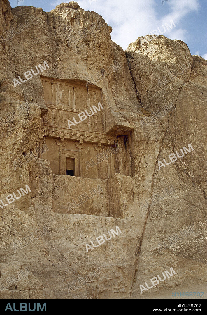 ARTAJERJES I Longimano. Rey de Persia (-465a-358). Fué el hijo de Jerjes I y se apoderó del trono en la confusión que siguió al asesinato de su padre y de su hermano mayor. TUMBA DEL REY en NAQS-E RUSTAM. República Islámica de Irán.