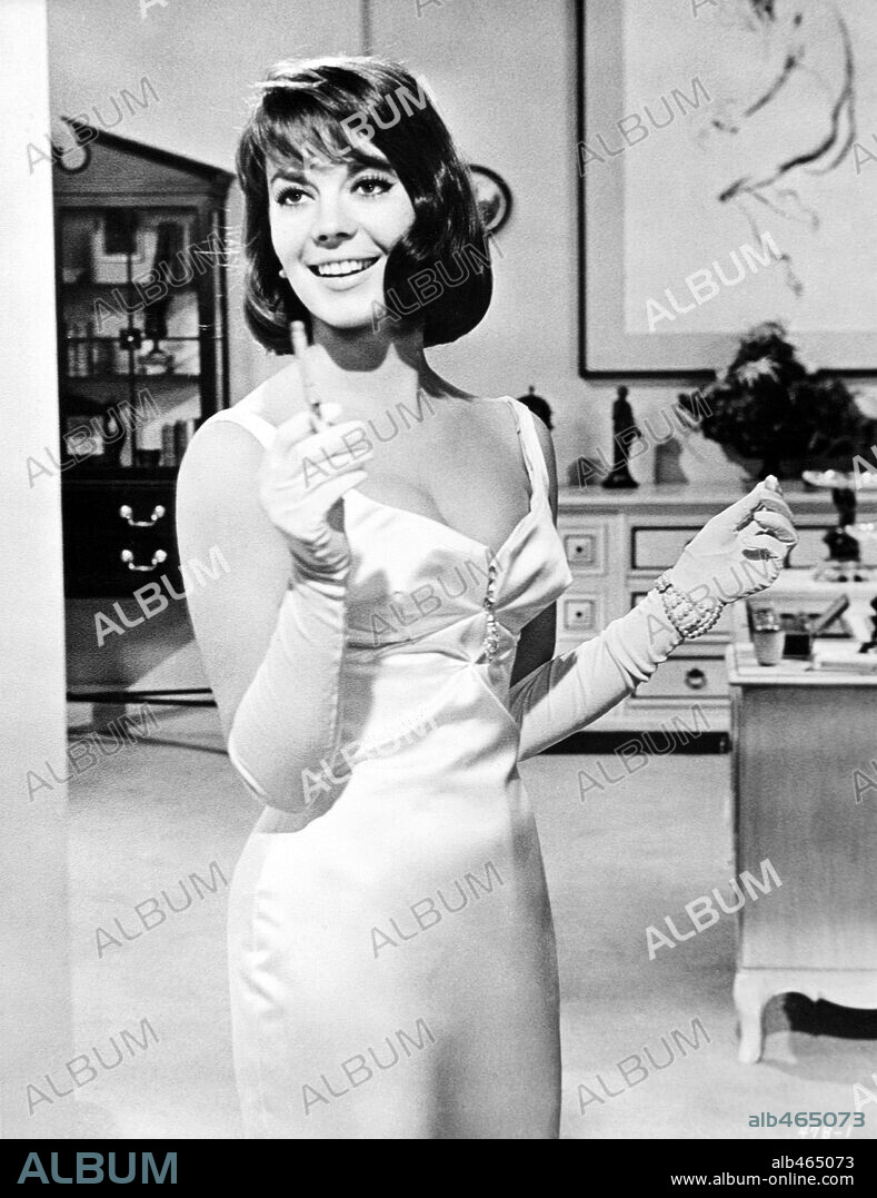 NATALIE WOOD in SEX AND THE SINGLE GIRL, 1964, directed by RICHARD QUINE. Copyright WARNER BROTHERS.