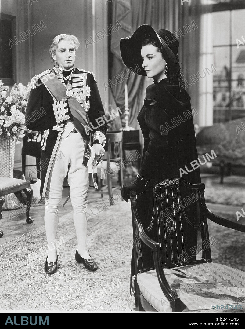 ADMIRAL HORATIO NELSON, Laurence Kerr Olivier und VIVIEN LEIGH. LAURENCE OLIVIER und VIVIEN LEIGH in LADY HAMILTON, 1941 (THAT HAMILTON WOMAN), unter der Regie von ALEXANDER KORDA. Copyright KORDA/UNITED ARTISTS.
