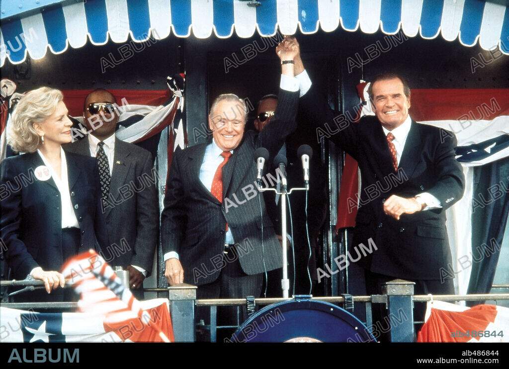 JACK LEMMON, JAMES GARNER and LAUREN BACALL in MY FELLOW AMERICANS, 1996, directed by PETER SEGAL. Copyright WARNER BROTHERS / BLACKBURN, MARSHA.