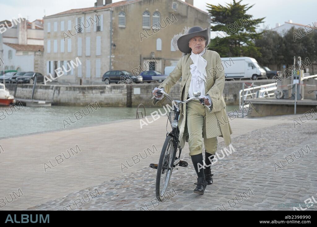 FABRICE LUCHINI in BICYCLING WITH MOLIERE, 2013 (ALCESTE A BICYCLETTE), directed by PHILIPPE LE GUAY. Copyright LES FILMS DE TOURNELLES/PATHE/APPALOOSA DEVELOPPEMENT.