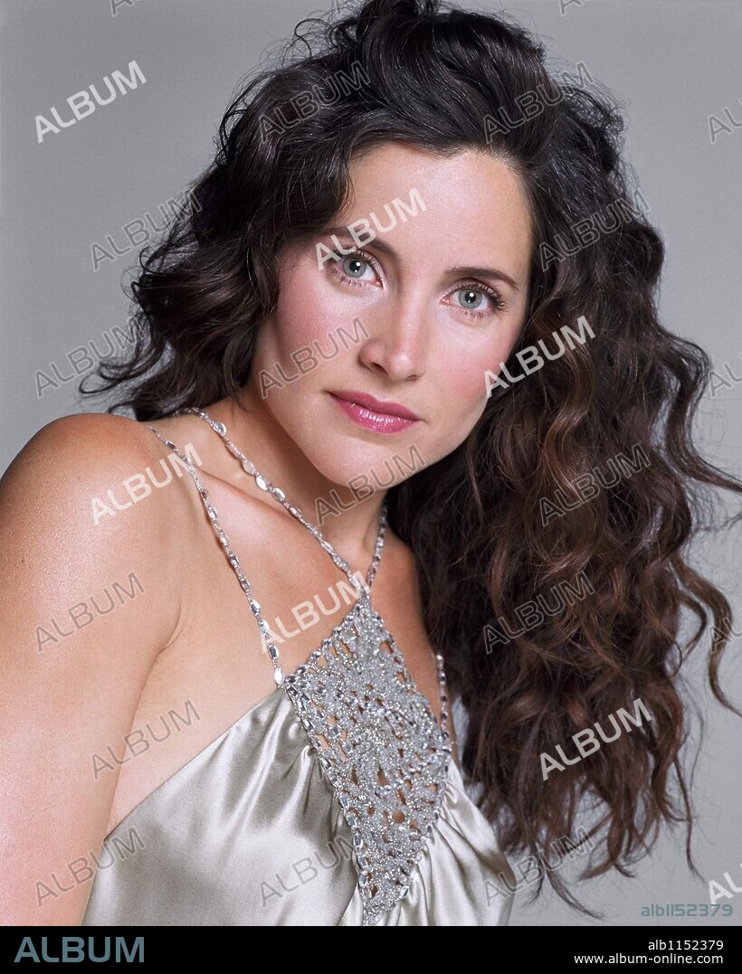 RACHEL SHELLEY in THE L WORD, 2004, unter der Regie von ANGELA ROBINSON, ILENE CHAIKEN und ROSE TROCHE. Copyright anonymous content/dufferin gate productions.