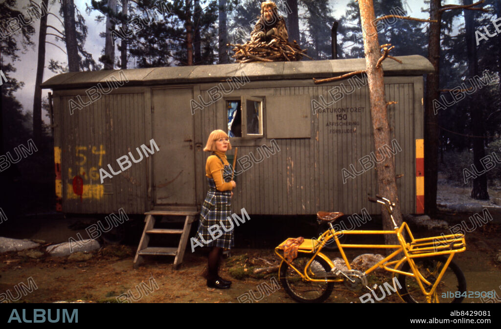 1974.. FRÅN A TILL Ö - EN RESA ORDEN RUNT 28 program om Hedvig och ugglan Helge Sänt första gången 1974-11-22 persons: BIRGITTA ANDERSSON;BERT-ÅKE VARG sites: SVERIGE.