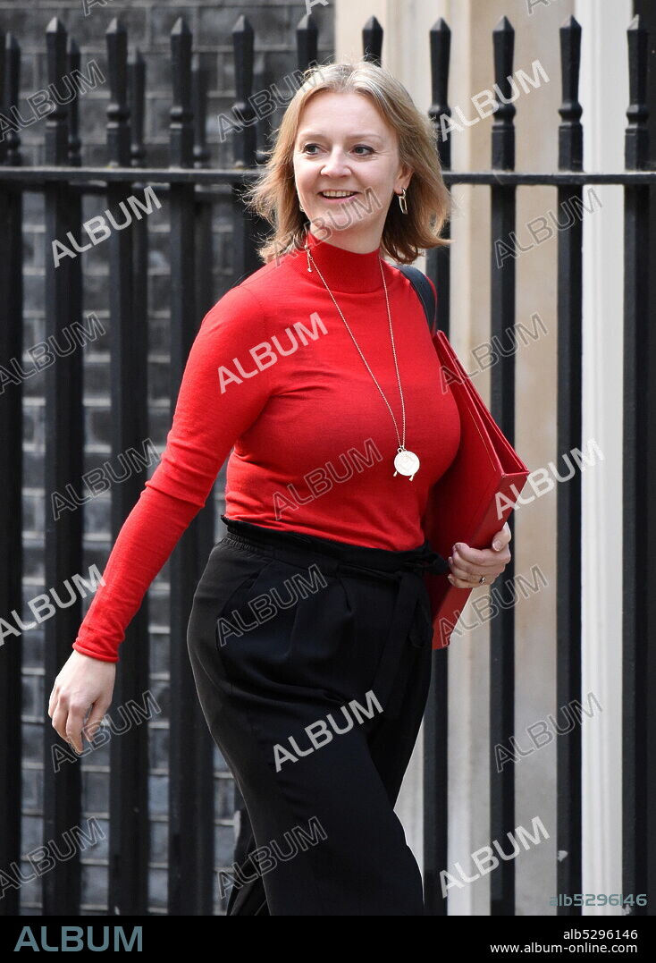 Photograph of Liz Truss. Elizabeth Mary Truss (1975-) a British politician serving as Secretary of State for International Trade and President of the Board of Trade since July 2019 and Minister for Women and Equalities since September 2019..