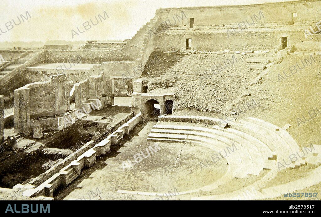 Pompeya, Teatro grande.