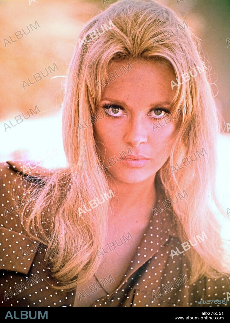 FAYE DUNAWAY.