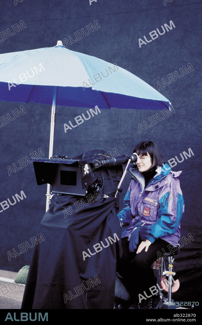 ISABEL COIXET en LAS COSAS QUE NUNCA TE DIJE, 1996, dirigida por ISABEL COIXET. Copyright CARBO FILMS.