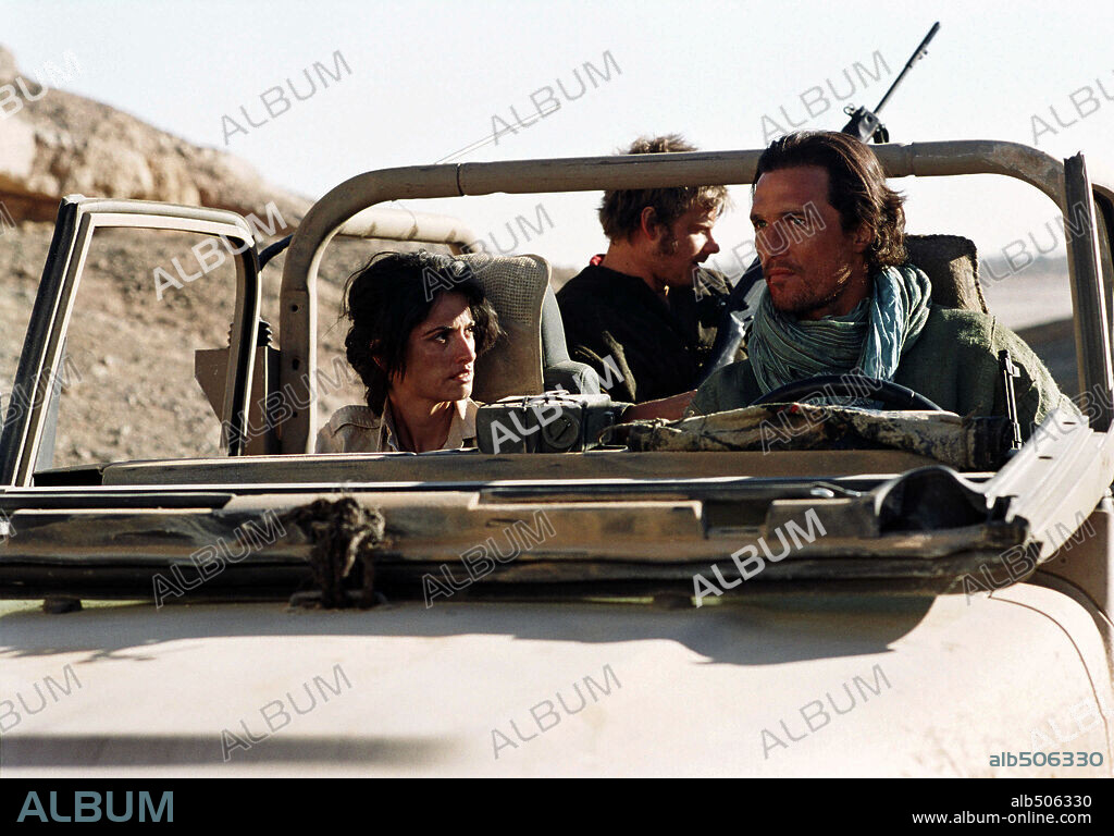 MATTHEW McCONAUGHEY, PENELOPE CRUZ y STEVE ZAHN en SAHARA, 2005, dirigida por BRECK EISNER. Copyright PARAMOUNT PICTURES / HAMSHERE, KEITH.