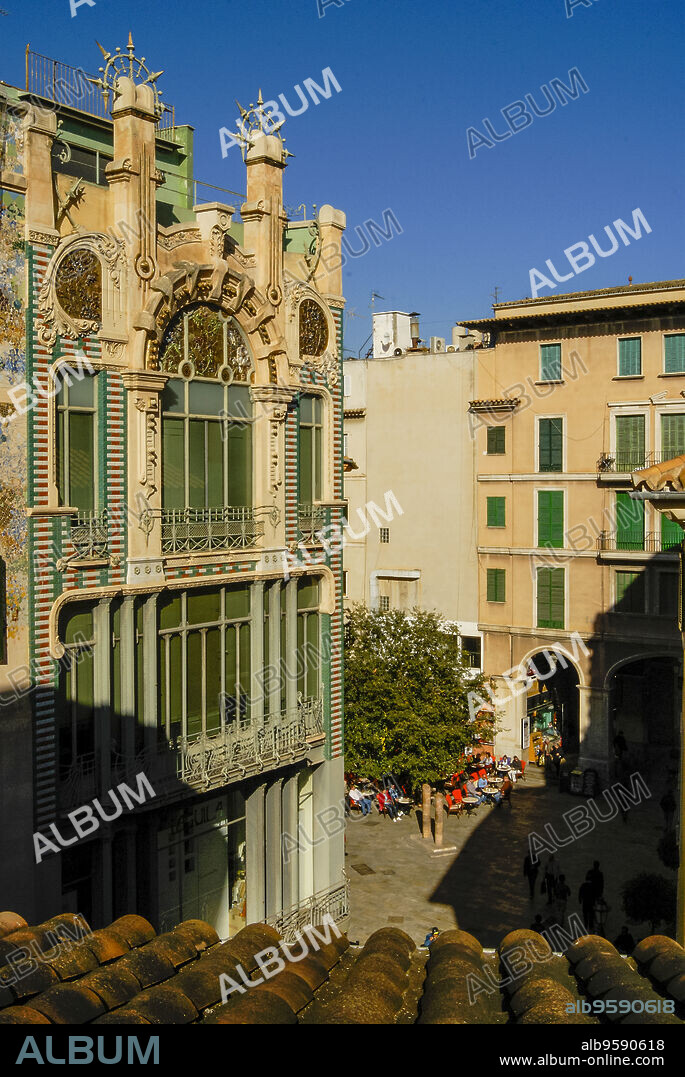 Edificio modernista de los antiguos almacenes El Águila (1908).Ciudad de Palma. Mallorca. Baleares.España.