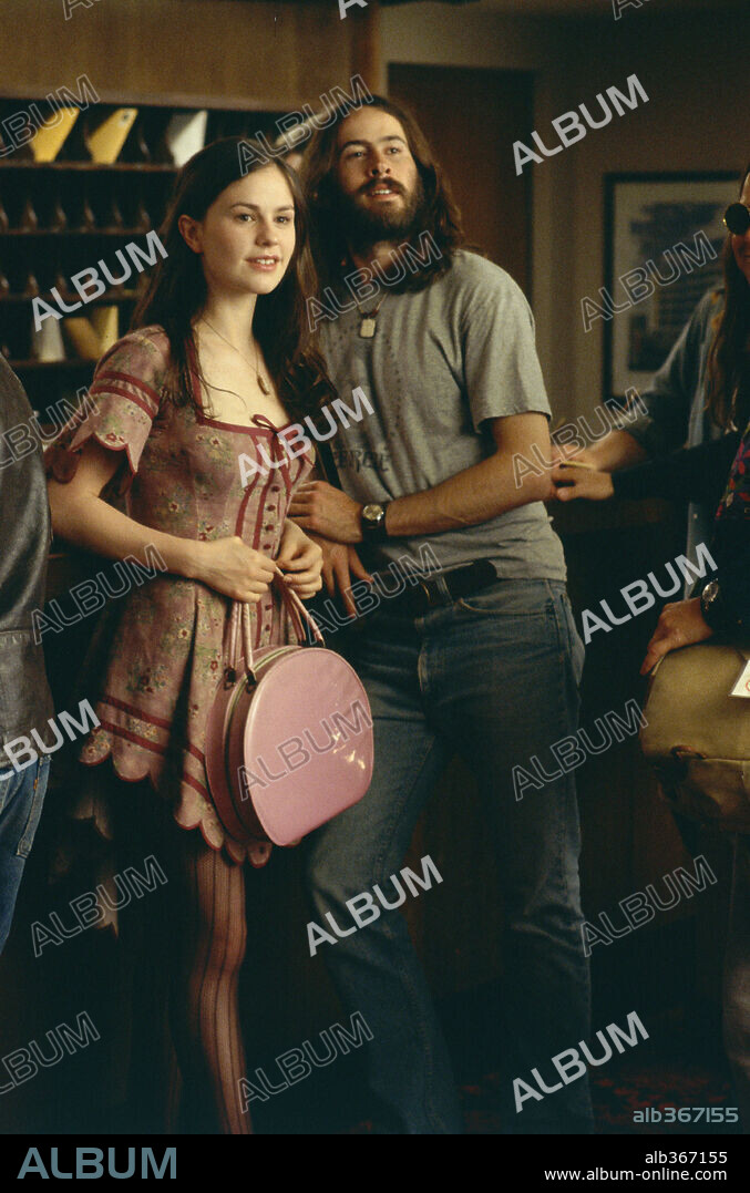 ANNA PAQUIN and JASON LEE in ALMOST FAMOUS, 2000, directed by CAMERON CROWE. Copyright COLUMBIA PICTURES/DREAMWORKS PICTURES / PRESTON, NEAL.
