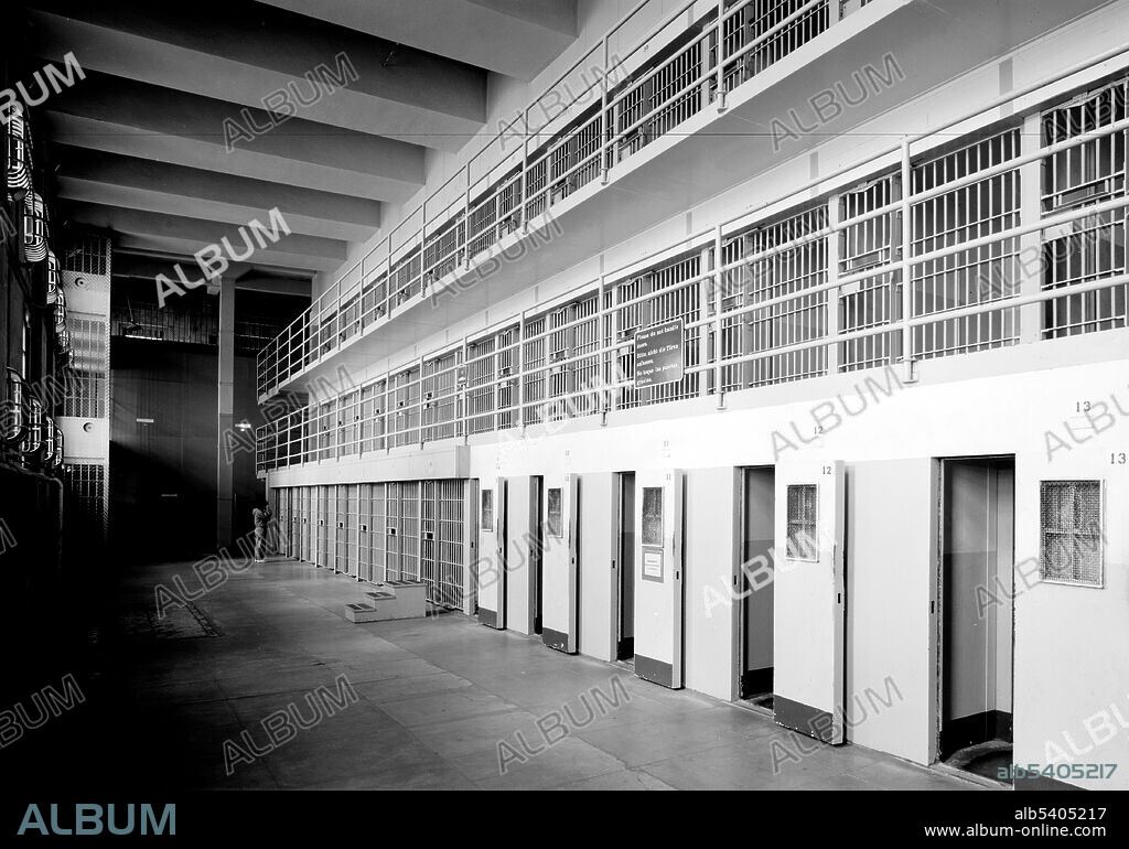 D-Block gained notoriety as a treatment block for some of the worst inmates, with varying degrees of punishment (isolation, solitary and strip). Prisoners usually spent anywhere from 3-19 days in Solitary. Prisoners ate their meals in their cells, were not permitted to work and could only shower twice a week. The Alcatraz Federal Penitentiary was a maximum security federal prison on Alcatraz Island, 1.25 miles off the coast of San Francisco, California, United States, which operated from August 11, 1934, until March 21, 1963. Historic American Buildings Survey, Jet Lowe, 1986 (cropped and cleaned).