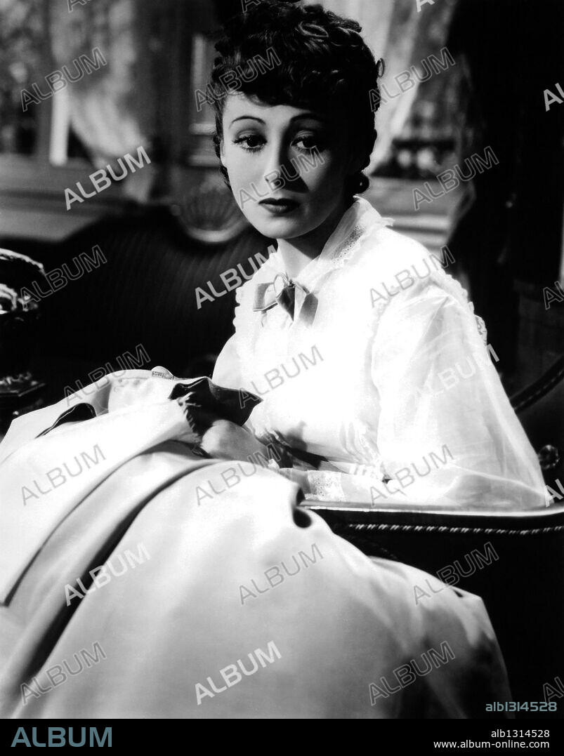 LUISE RAINER in THE GREAT WALTZ, 1938, directed by JULIEN DUVIVIER. Copyright M.G.M.