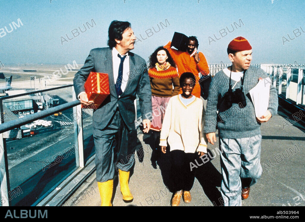 JEAN ROCHEFORT en EN TRÁNSITO, 1993 (TOMBES DU CIEL), dirigida por PHILIPPE LIORET. Copyright EPITHETE FILMS.