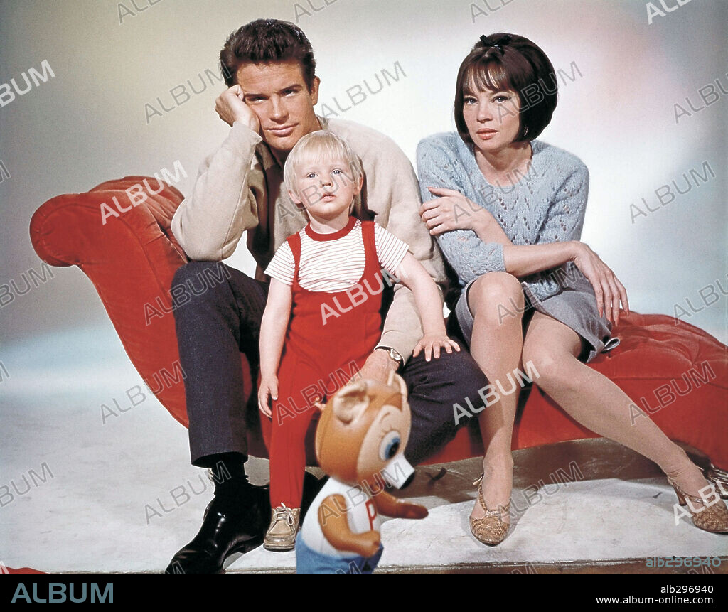 LESLIE CARON and WARREN BEATTY in PROMISE HER ANYTHING, 1965, directed by ARTHUR HILLER. Copyright PARAMOUNT PICTURES.