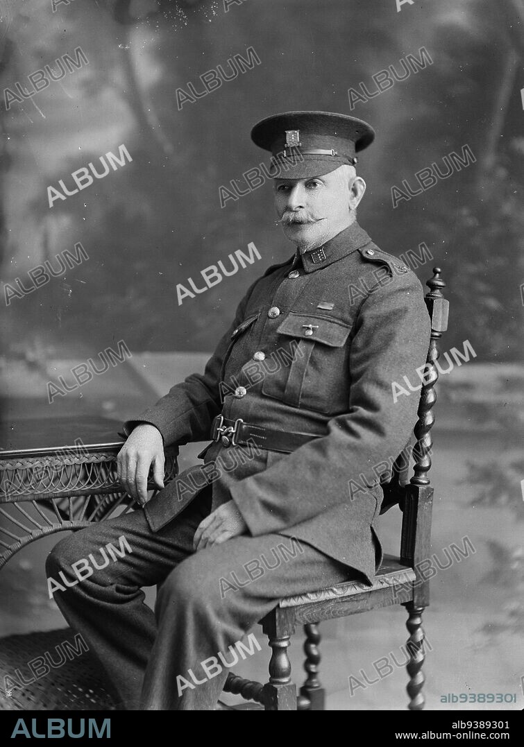 Edwin Mitchell, Berry & Co, photography studio, 1918-1921, Wellington, Portrait of Edwin Mitchell, New Zealand Army Ordnance Corps.