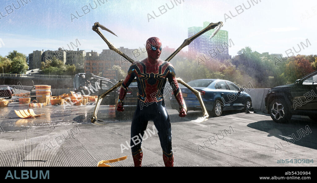 TOM HOLLAND en SPIDER-MAN: SIN CAMINO A CASA, 2021 (SPIDER-MAN: NO WAY HOME), dirigida por JON WATTS. Copyright Pascal Pictures / Marvel Studios / Columbia Pictures.