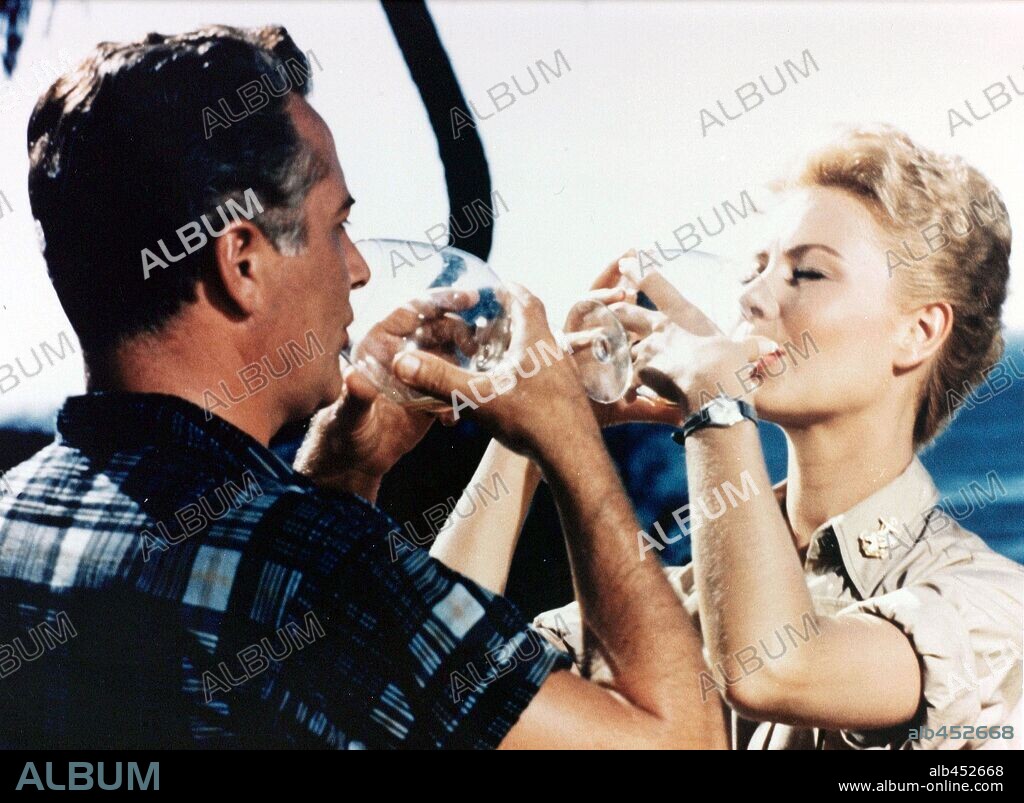 MITZI GAYNOR and ROSSANO BRAZZI in SOUTH PACIFIC, 1958, directed by JOSHUA LOGAN. Copyright 20TH CENTURY FOX.