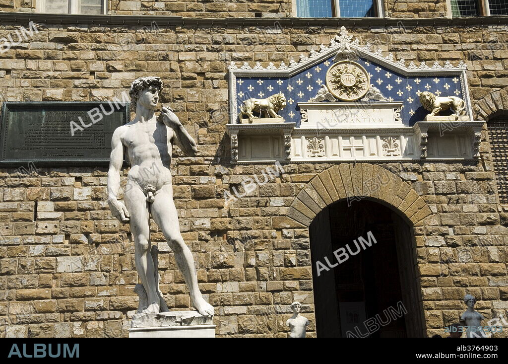 Statue of David, Palazzo Vecchio on the Piazza della Signoria, Florence (Firenze), UNESCO World Heritage Site, Tuscany, Italy.