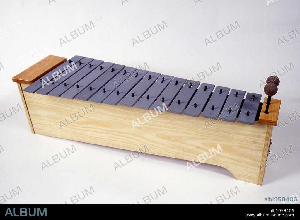 XILOFONO. Instrumento musical de percusión. Madera.