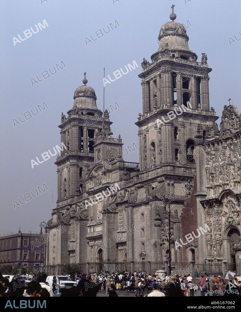 CLAUDIO DE ARCINIEGA (1520-1593). CATEDRAL METROPOLITANA-IGLESIA DEL SAGRARIO SITUADA EN LA PLAZA DE LA CONSTITUCION CONOCIDA COMO PLAZA DEL ZOCALO - FOTO AÑOS 90.