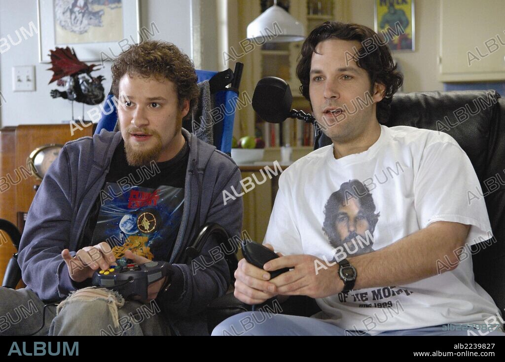 PAUL RUDD and SETH ROGEN in THE 40 YEAR OLD VIRGIN, 2005, directed by JUDD APATOW. Copyright UNIVERSAL PICTURES.