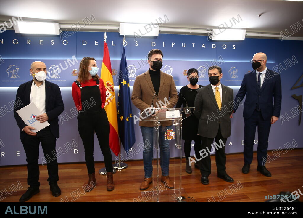 Madrid, 23/02/2021. Congreso de los Diputados. La portavoz del grupo parlamentario Euskal Herria Bildu, Mertxe Aizpurua, conjuntamente con el portavoz del grupo republicano, Gabriel Rufián, la portavoz de la CUP, Mireia Vehí, el diputado de JuntsxCat, Jaume Alonso-Cuevillas, y el portavoz del BNG, Néstor Rego, realizan un acto de rechazo a la conmemoración prevista sobre el 23F. Foto: Jaime García. ARCHDC.