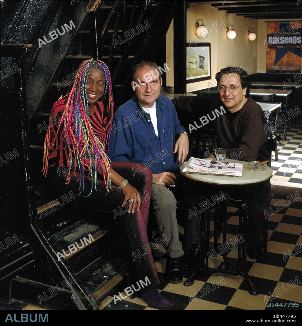 CARLES BOSCH, JOSEP MARIA DOMENECH y LUCRECIA en BALSEROS, 2002, dirigida por CARLES BOSCH y JOSEP MARIA DOMENECH. Copyright BAUSAN FILMS/TELEVISIÓ DE CATALUNYA.