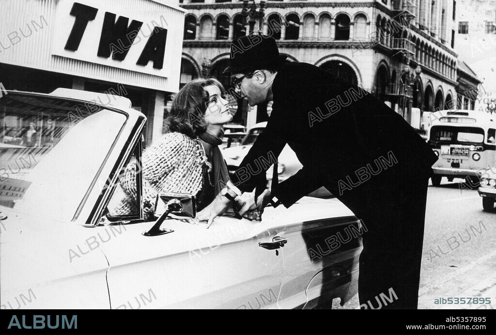 JACK LEMMON y ROMY SCHNEIDER en PRESTAME TU MARIDO, 1964 (GOOD NEIGHBOR SAM). Copyright COLUMBIA PICTURES.