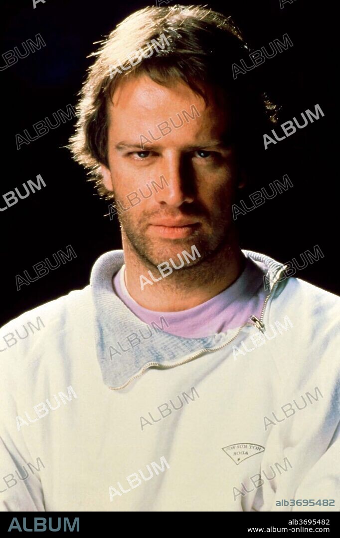 CHRISTOPHER LAMBERT in HIGHLANDER, 1986, directed by RUSSELL MULCAHY. Copyright COLUMBIA/CANNON/WARNER.