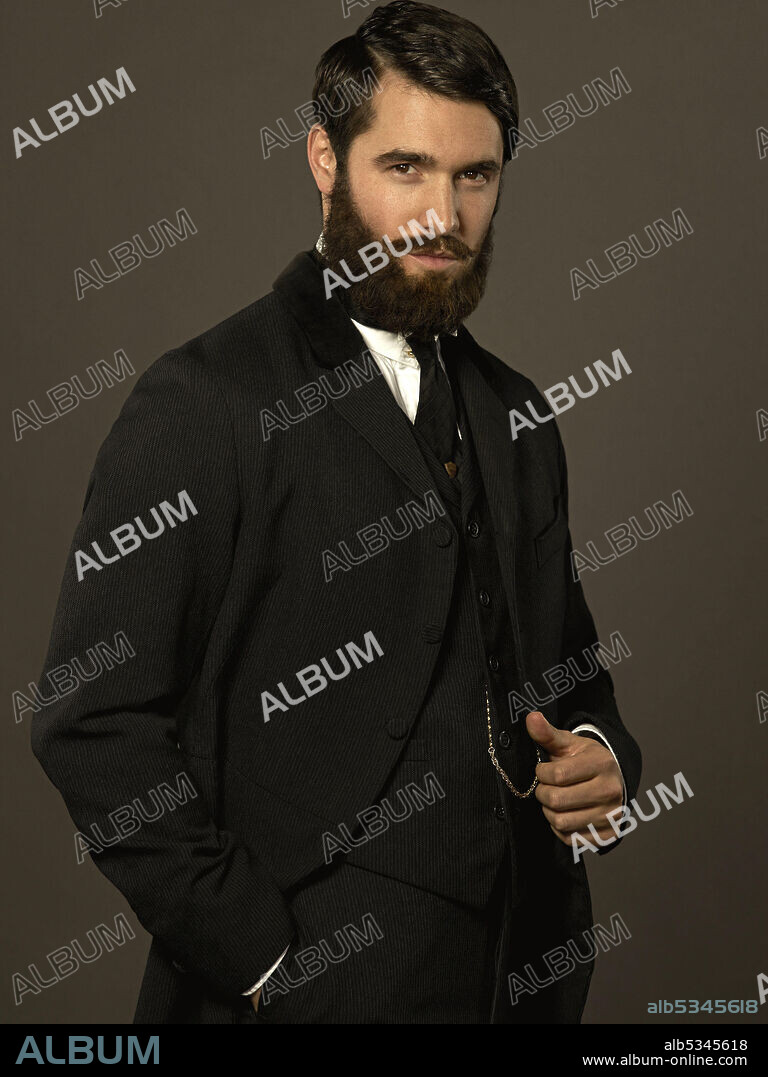 JOSHUA BOWMAN in TIME AFTER TIME, 2017, directed by ALLISON ANDERS, MARCOS SIEGA and STEVE SHILL. Copyright WARNER BROS. TELEVISION.