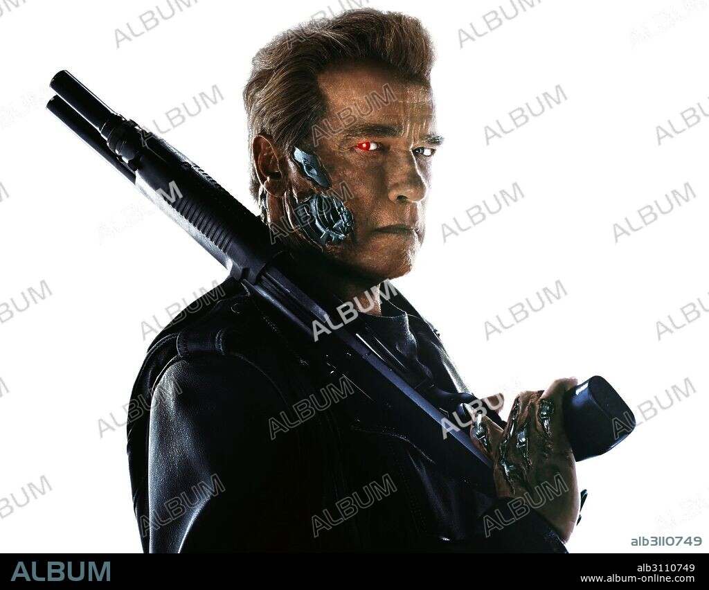 ARNOLD SCHWARZENEGGER and PETER O'TOOLE in TERMINATOR GENISYS, 2015, directed by ALAN TAYLOR. Copyright PARAMOUNT PICTURES.