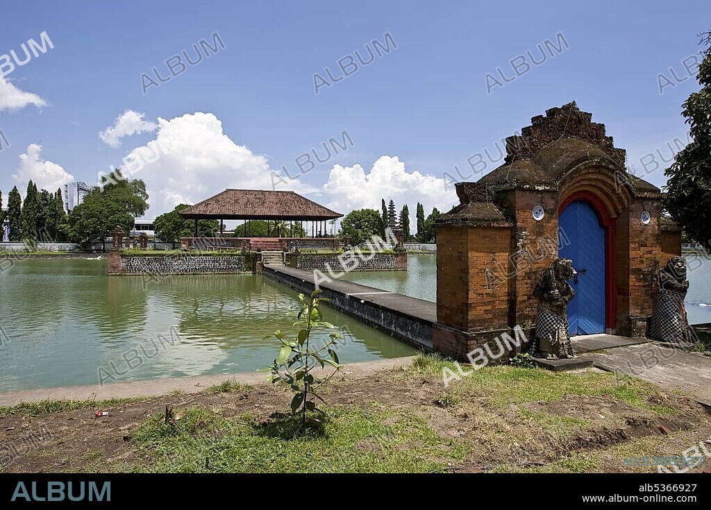 Water Palace, Hindu and Muslim temple near Narmada, Lombok Island, Lesser Sunda Islands, Indonesia, Asia.