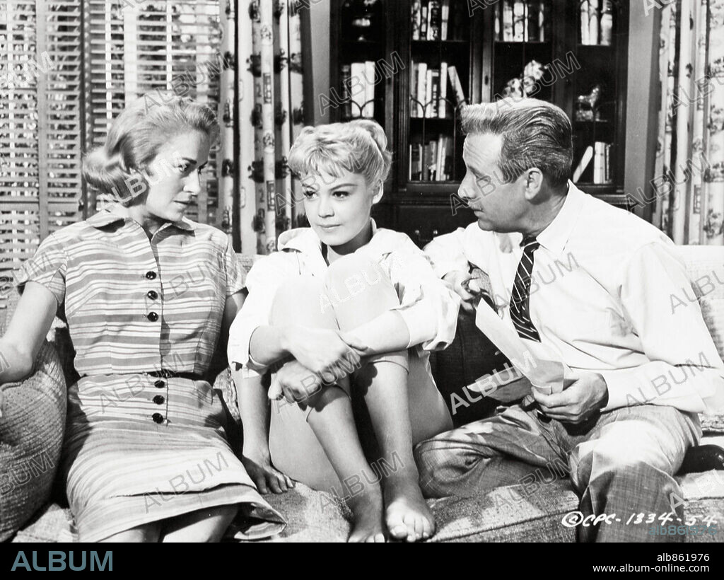 ARTHUR O'CONNELL, MARY LAROCHE y SANDRA DEE en GIDGET, 1959, dirigida por PAUL WENDKOS. Copyright COLUMBIA PICTURES.