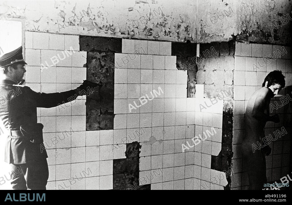 CHARLOTTE RAMPLING en EL PORTERO DE NOCHE, 1974 (IL PORTIERE DI NOTTE), dirigida por LILIANA CAVANI. Copyright ITAL-NOLEGGIO CINEMATOGRAFICO/LOTAR FILM PRODUCTIONS.