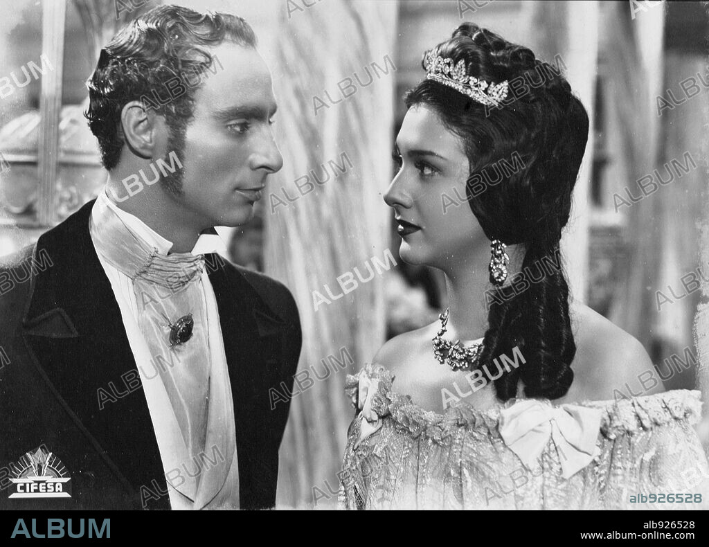 ALFREDO MAYO y AMPARO RIVELLES en UN CABALLERO FAMOSO, 1943, dirigida por JOSE BUCHS. Copyright CIFESA.