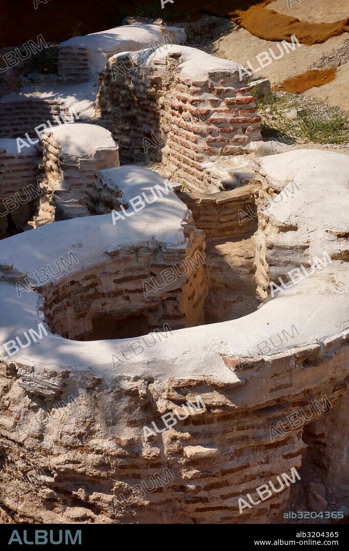 El torreón de Arroyomolinos, torre del Pan o castillo de Arroyomolinos está situado en la localidad homónima, en la zona oeste de la Comunidad de Madrid. Fue construido entre los siglos XIV y XV, como torre señorial.