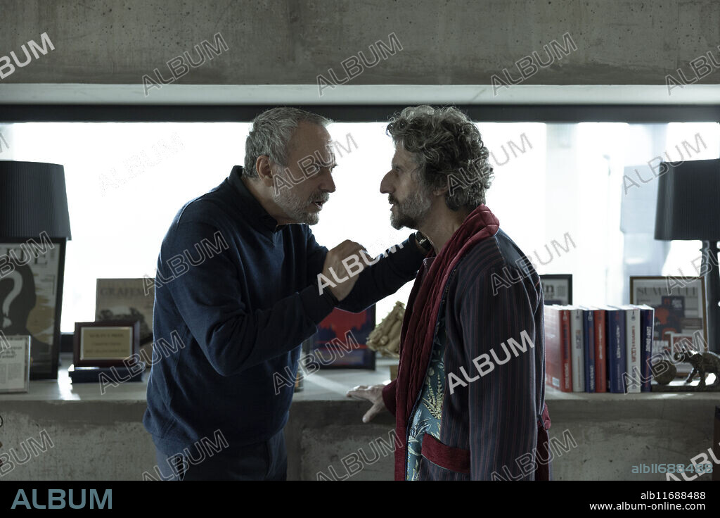DIEGO PERETTI y JOSE CORONADO en PUNTOS SUSPENSIVOS, 2024, dirigida por DAVID MARQUES. Copyright MORENA FILMS.