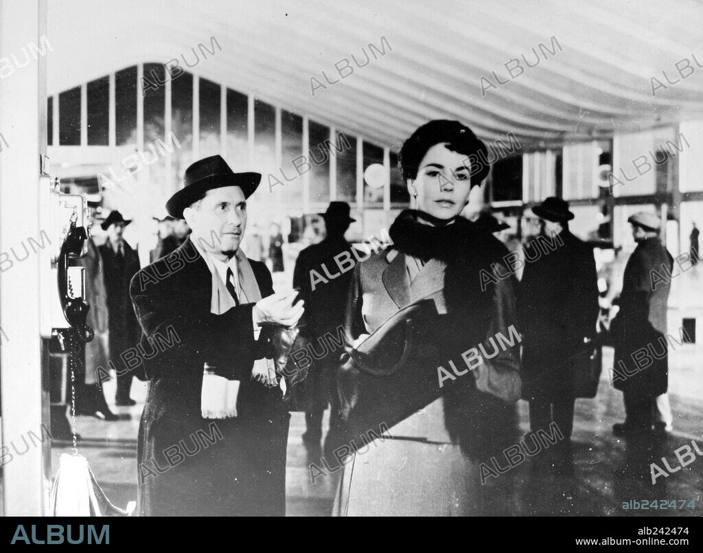 JENNIFER JONES in TERMINAL STATION, 1953 (STAZIONE TERMINI), directed by VITTORIO DE SICA. Copyright COLUMBIA PICTURES.
