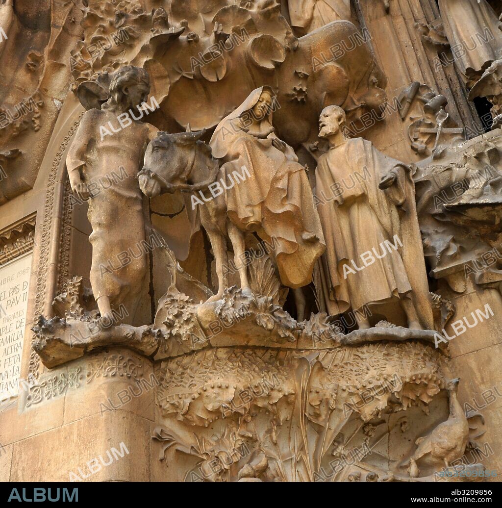Details of the exterior of the Basilica i Temple Expiatori de la Sagrada Familia, a Roman Catholic church in Barcelona, designed by Spanish architect Antoni Gaudi (1852-1926). Dated 21st Century.