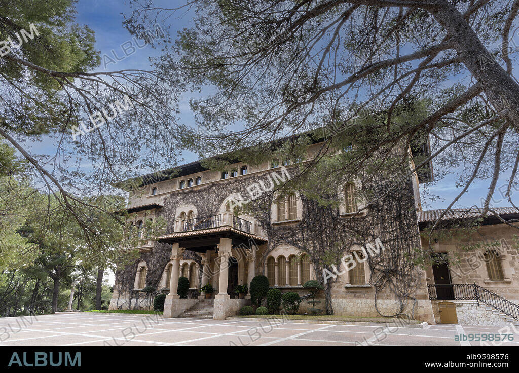 Marivent Palace, summer residence of the Spanish royal family, Cala Mayor, Palma, Majorca, Balearic Islands, Spain.