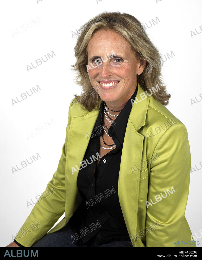 MERCEDES MILA.  2005