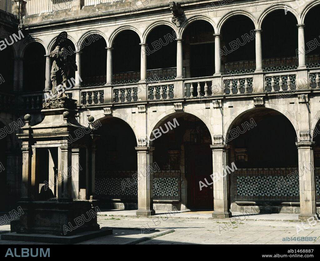 ARTE BARROCO. ESPAÑA. CASA DE LA CONVALECENCIA (CASA DE LA CONVALESCÈNCIA) (1629-1680). Siglo XVII. Sede del 'Institut d'Estudis Catalans'. Patio. Barcelona. Cataluña.